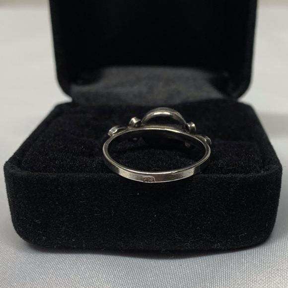 Vintage Amber set in Sterling Silver Ring - Picture 5 of 6